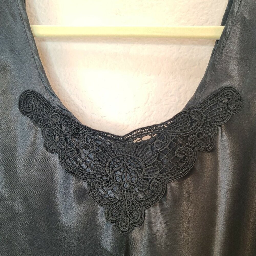 Escapades Top Women Large Black Satin Blouse Tank Embroidered Sleeveless Flowy - Picture 3 of 12
